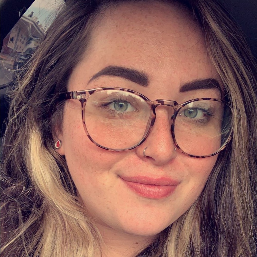 Meet your Posher, Allyson